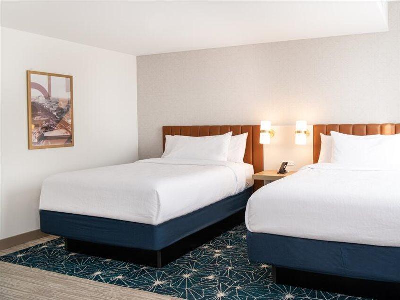 Hilton Garden Inn Flint Downtown Экстерьер фото
